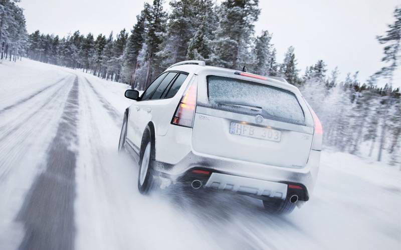 نکات رانندگی در جاده های برفی و یخ زده!